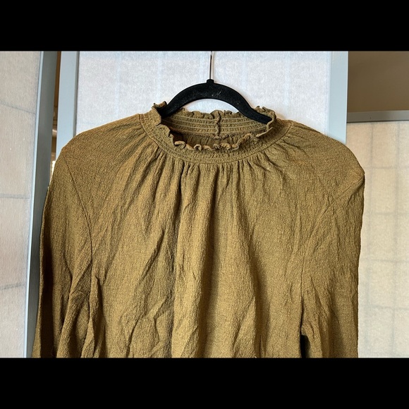 Madewell blouse in “gauze” material & copper brown color - Picture 3 of 6